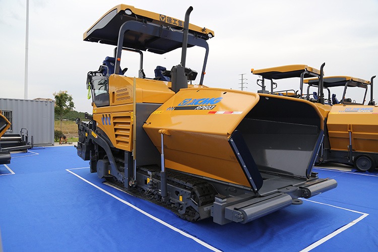 XCMG  RP601 Road Construction Machinery Asphalt Surface Maintenance Machine - 02_220934bdf0f51b8a37d724bfb35b57e8.jpg