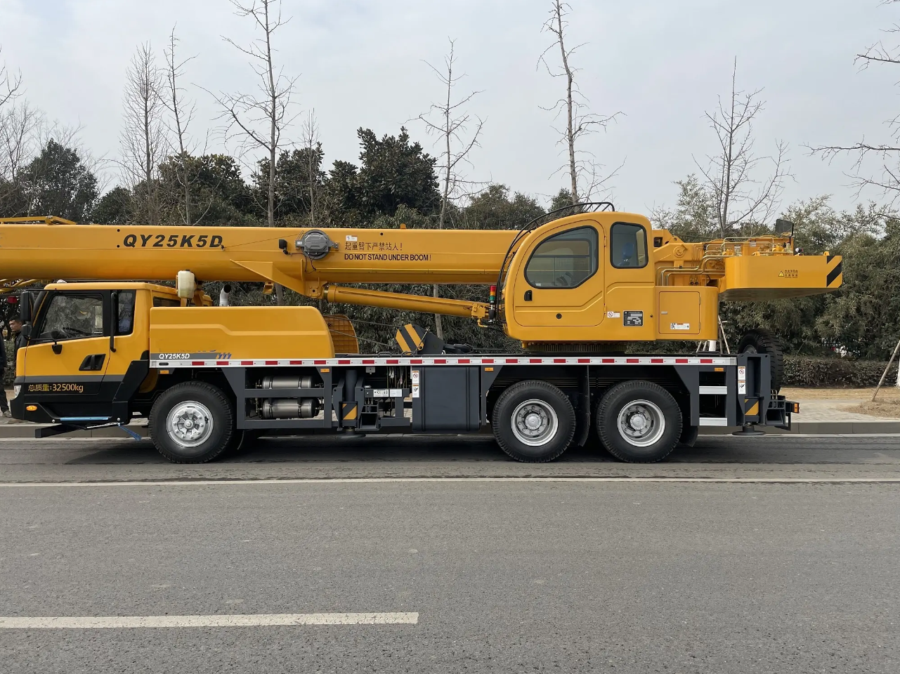 XCMG QY25K5D Lifting Machinery Truck Crane - 02_5c48efd5430df9e68f223b4fafe25b29.png