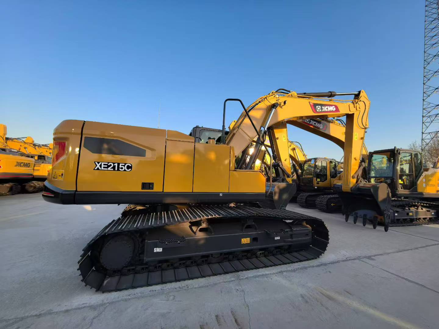 XCMG XE215C Earthmoving Machinery Crawler Excavator - 02_97268ea454e14771423eca507d0047f2.jpg