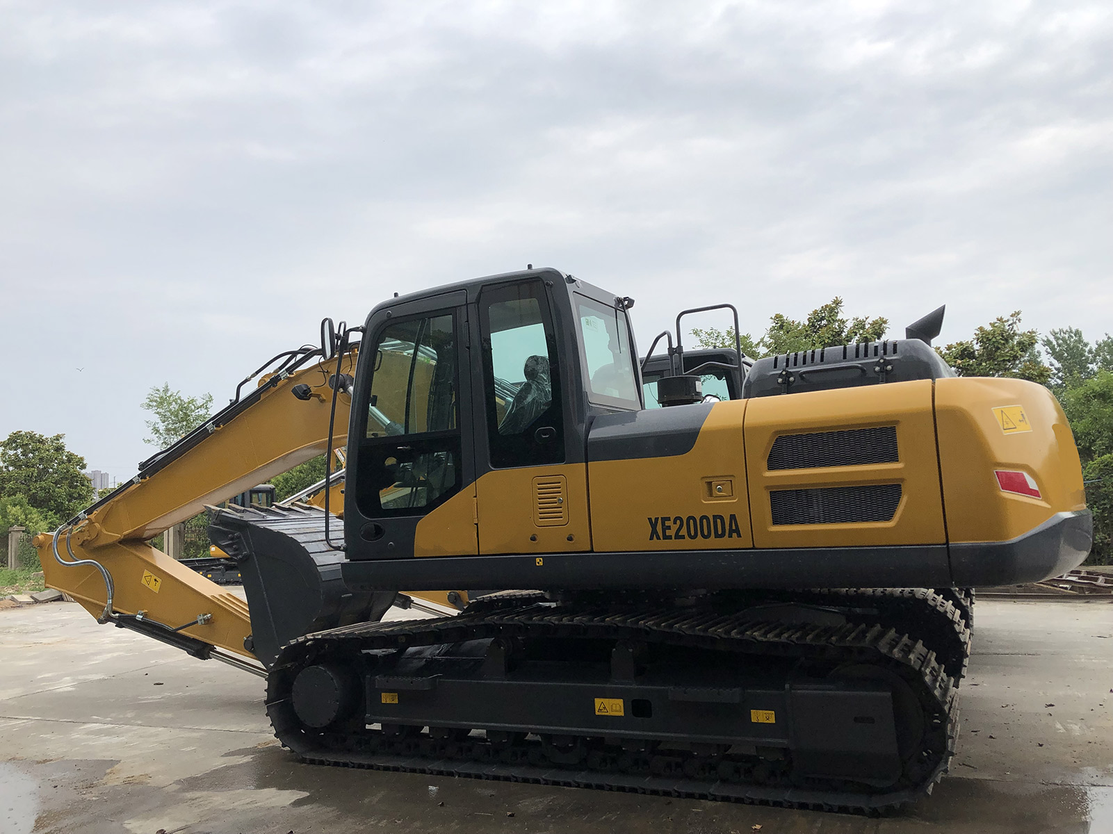 XCMG XE200GA Earthmoving Machinery Crawler Excavator - 02_dac6584ae8d6df8ceeb2c8a3ab46c929.jpg