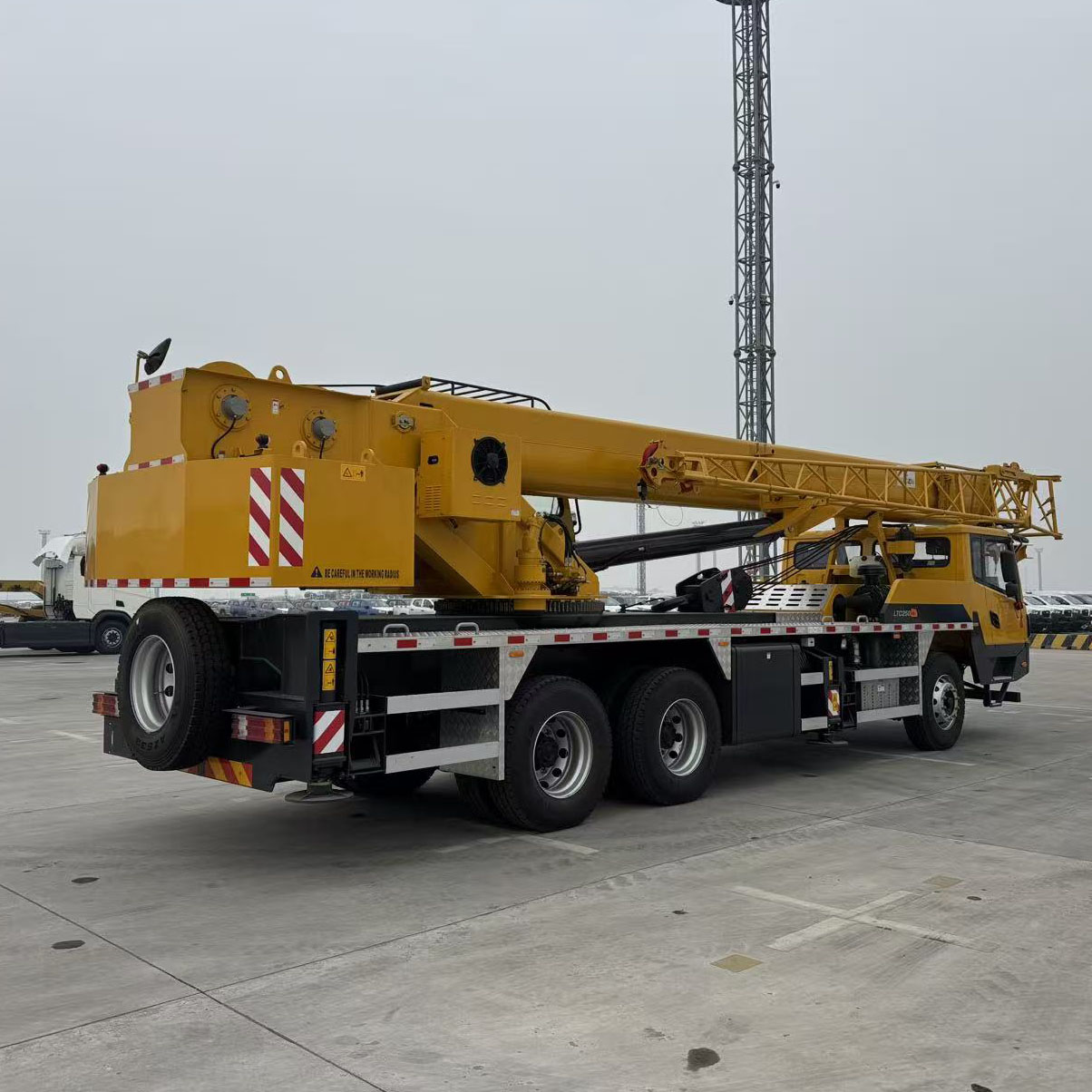 LIUGONG LTC250V5 Lifting Machinery Truck Crane - 02_f23658ae0b928d15819832c0bd447d4d.jpg