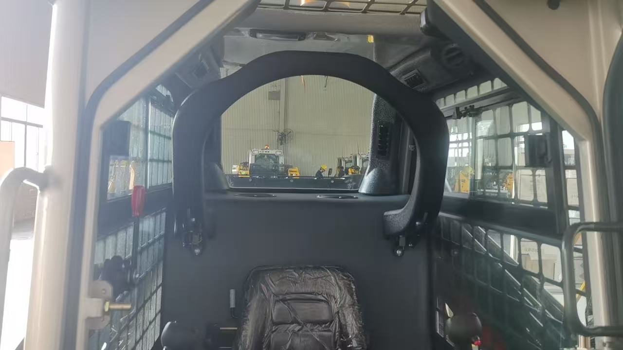 LIUGONG 385B Earthmoving Machinery Skid Steer Loader - 03_56399397de8753ab890efd451e8f548a.jpg