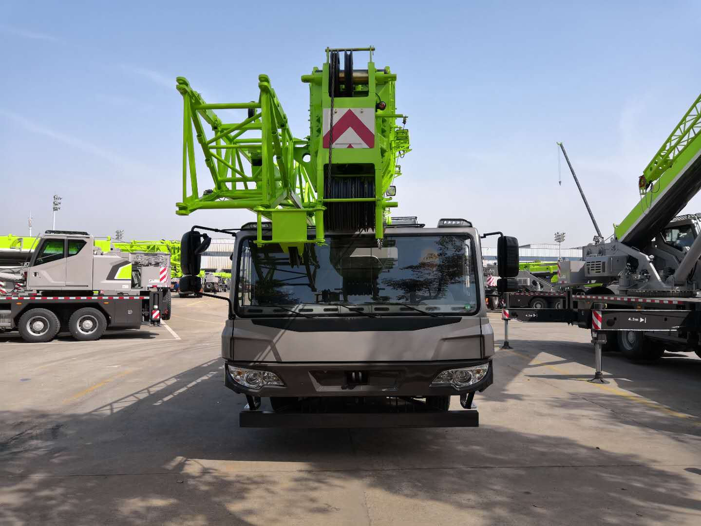 ZOOMLION QY80V Lifting Machinery Truck Crane - 04_8bbcb50d41205eb82a02b26329fb12e0.jpg