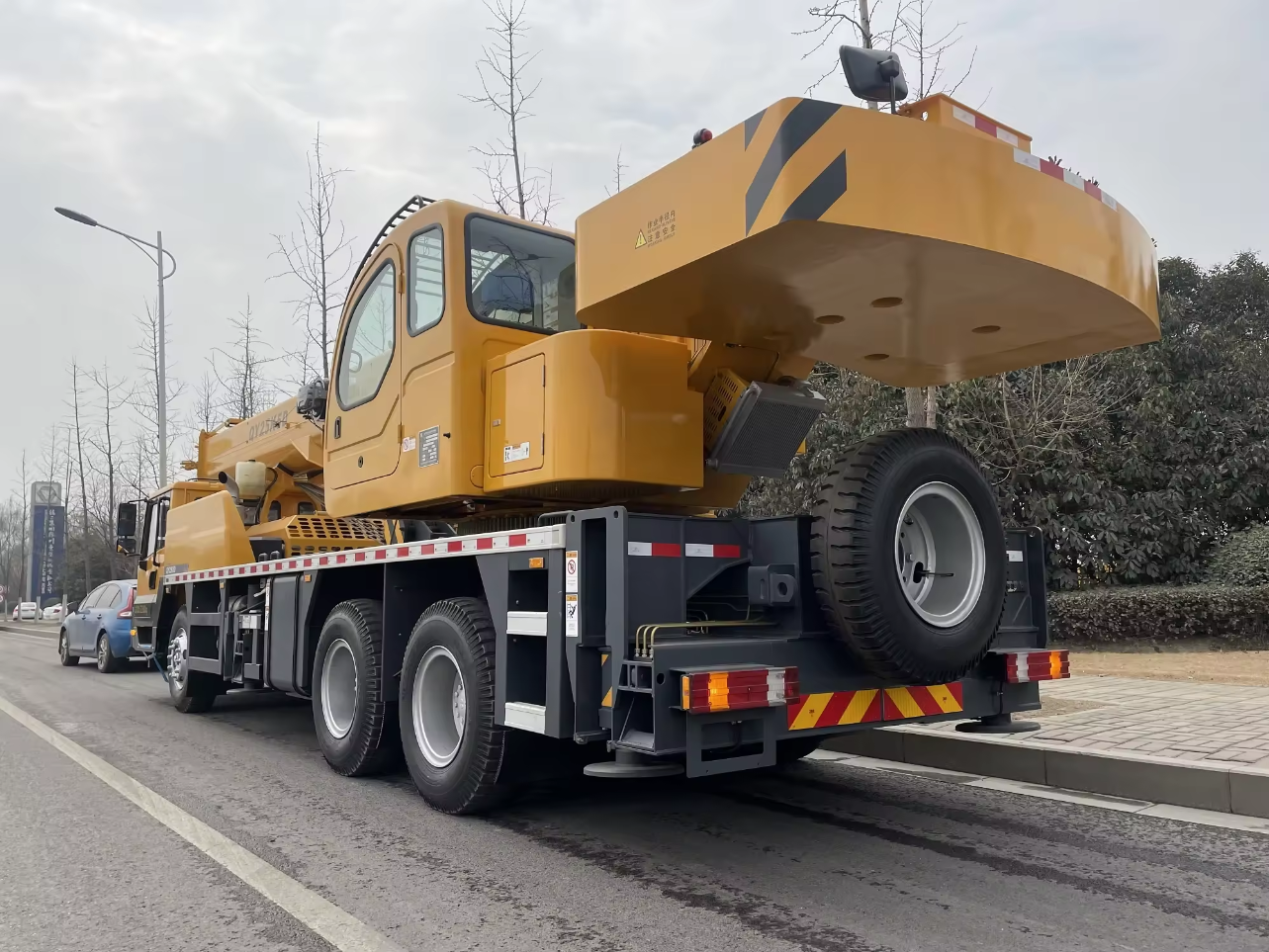 XCMG QY25K5D Lifting Machinery Truck Crane - 04_d21b68bb5a8b6f737b6967fa389eab1b.png