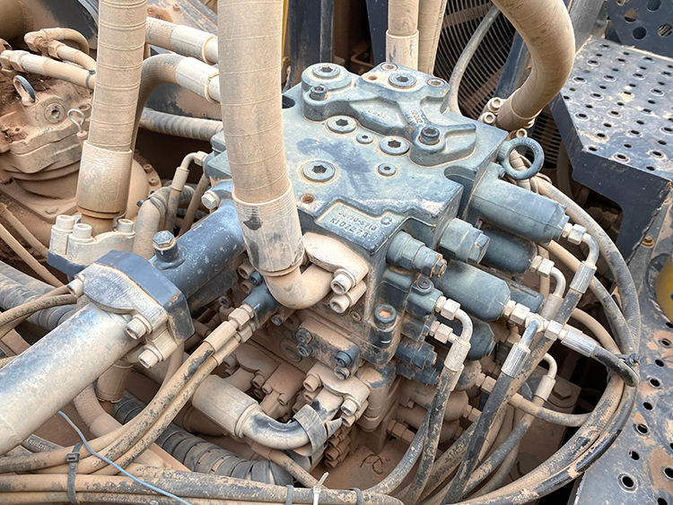 XCMG XE950D Earthmoving Machinery Crawler Excavator - 04_eb34c2927e96766ad34654308812d3cd.jpg