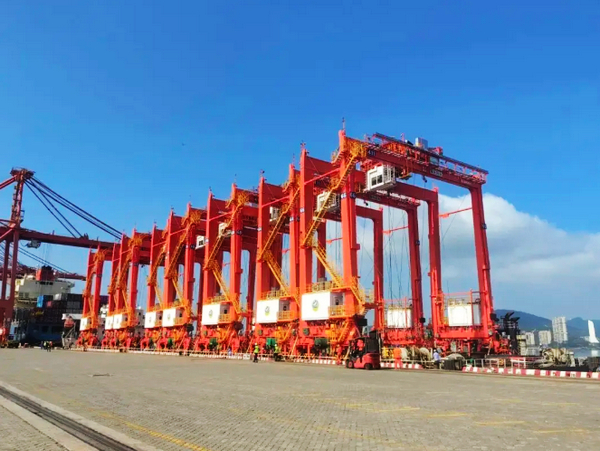 Smart Green Upgrade 8 Intelligent RTG Cranes Delivered