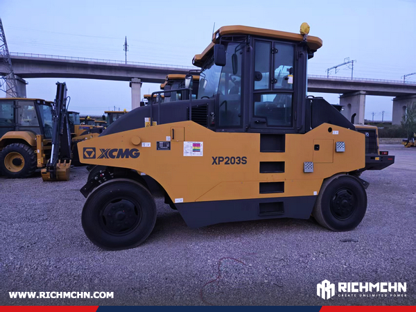 Algeria - 1 Unit XCMG XP203S Road Roller