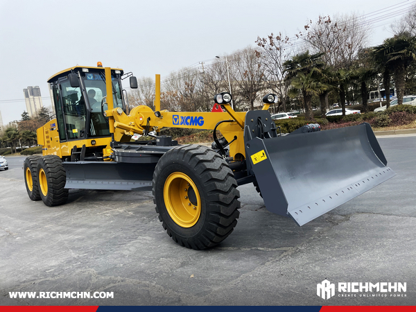 Somalia - 1 Unit XCMG LW500FN Wheel Loader & 1 GR215 Motor Grader & 1 XS143J Road Roller