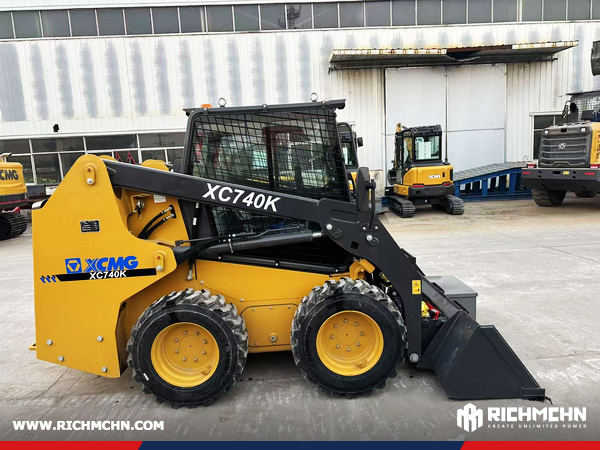 Argentina - 1 Unit HELI CPCD35 Diesel Forklift & 1 LUTONG LTD1604-4 Farm Tractor & 1 XCMG XC870K Backhoe loader & 1 XC740K Skid Steer Loader & 3 XE215C Crawler Ecavators & 3 XC938 Wheel Loaders