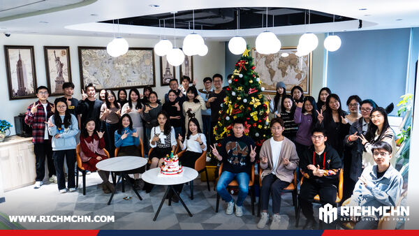Lonchain Group Warmly Celebrates Christmas