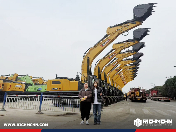 China Client Visited XCMG Factory