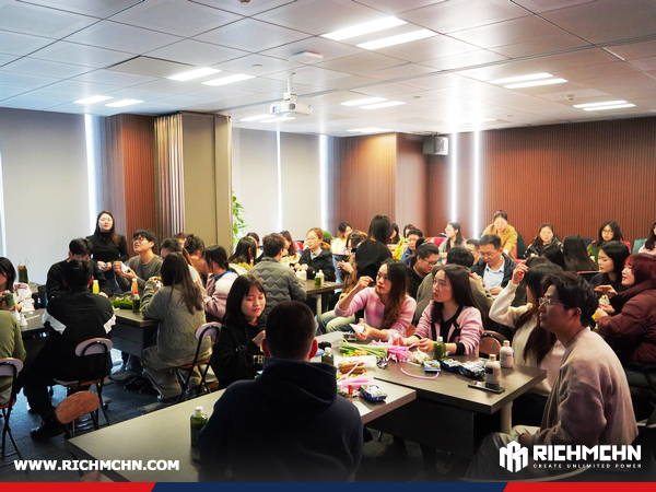 Lonchain Group Holds Christmas Creative Activity