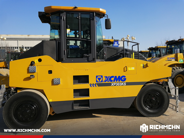 Algeria - 1 Unit XCMG XP303KS Pneumatic Tire Roller