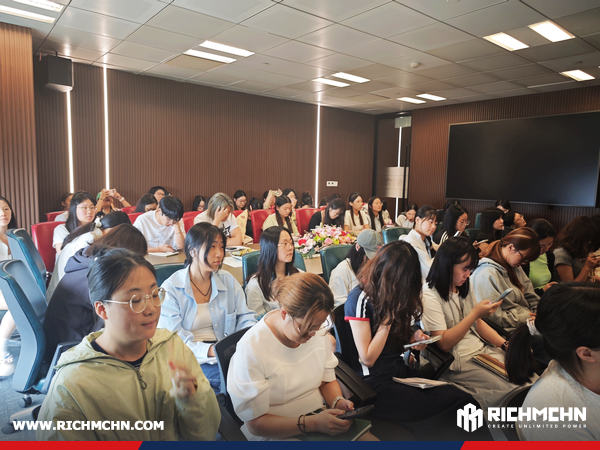 Lonchain Group Participates in Product Training on Horizontal Directional Drilling Machines
