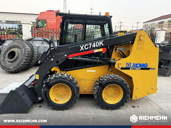 Argentina - 1 Unit HELI CPCD35 Diesel Forklift & 1 LUTONG LTD1604-4 Farm Tractor & 1 XCMG XC870K Backhoe loader & 1 XC740K Skid Steer Loader & 3 XE215C Crawler Ecavators & 3 XC938 Wheel Loaders