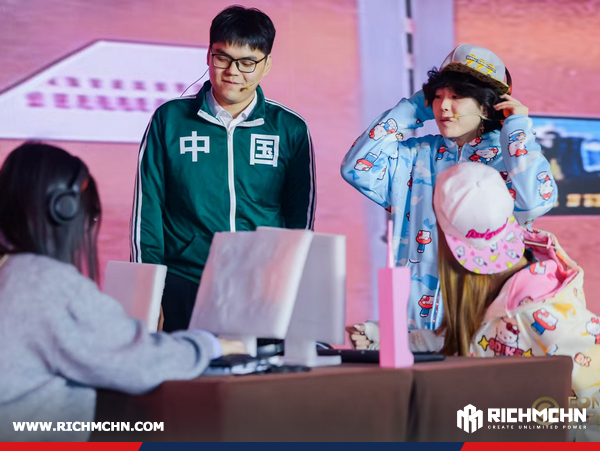 Lonchain Group Shines at Annual Gala and Embarks on a New Journey