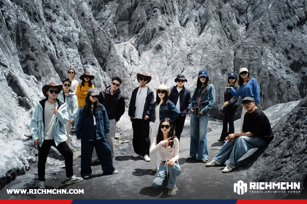 Lonchain Group Journey to Western Sichuan: Chasing Dreams and Moving Forward Together