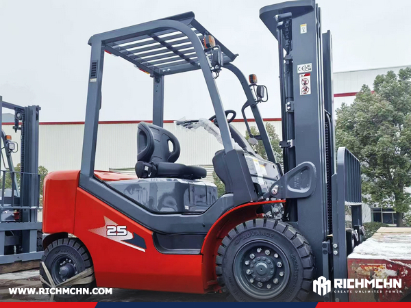 Paraguay - 1 Unit BAODING BD95W Wheel Excavator & 1 HELI CPCD25 Diesel Forklift
